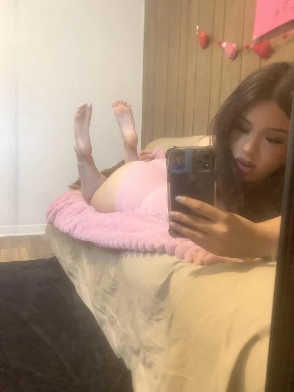 Pretty Latina Teen Feet p2 image 2