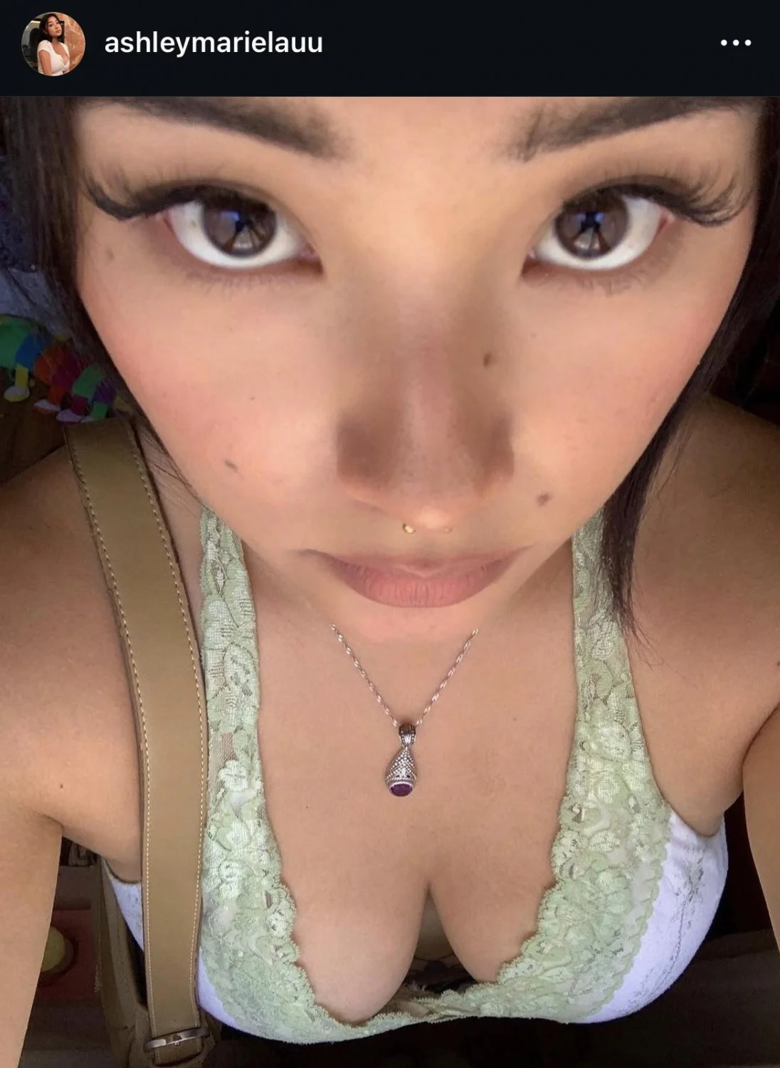 Ashley Marie Lau loves the exposer image 6