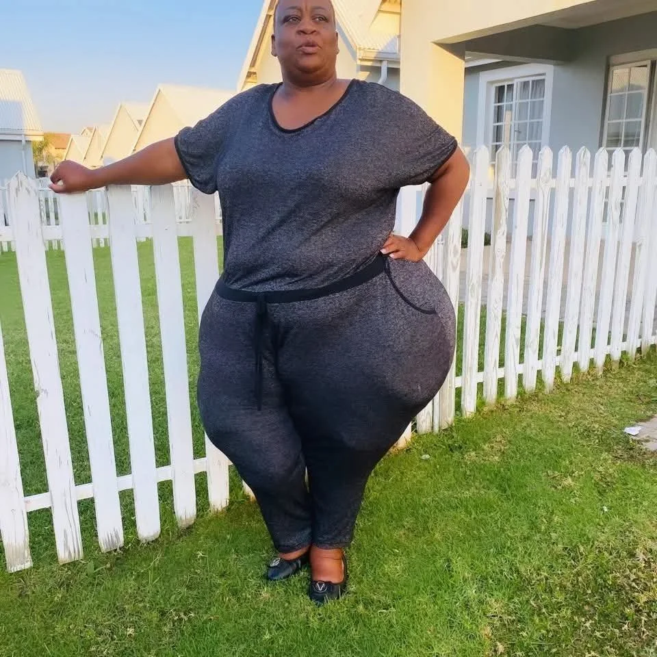 Damn this granny sexy as fuck 🤤🍑🍆💦 image 10