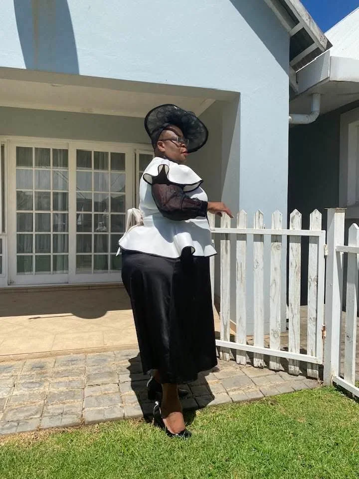 Damn this granny sexy as fuck 🤤🍑🍆💦 image 3