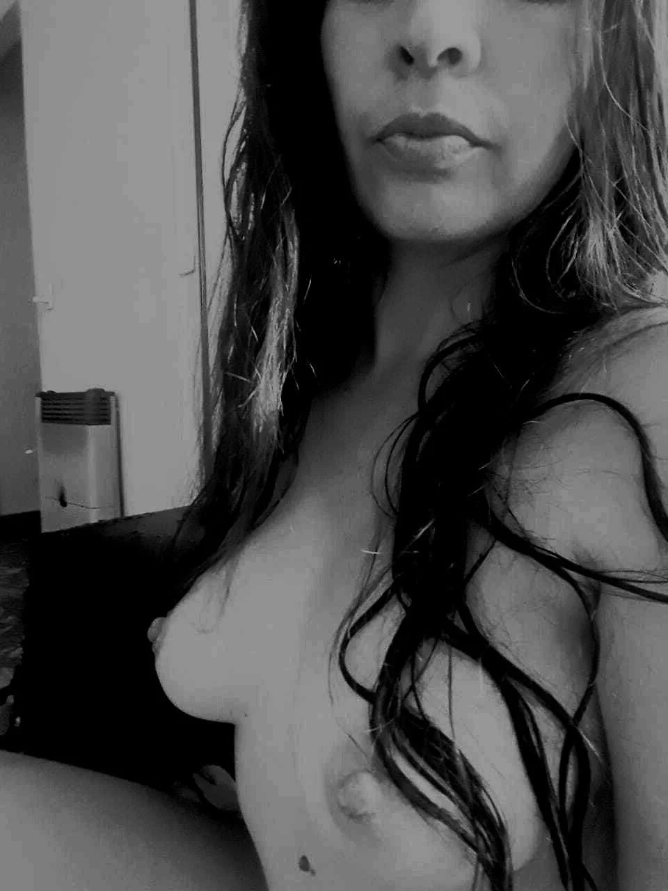 Sonia Álvarez argentina muy buena, atentos a su Onlyfans image 4