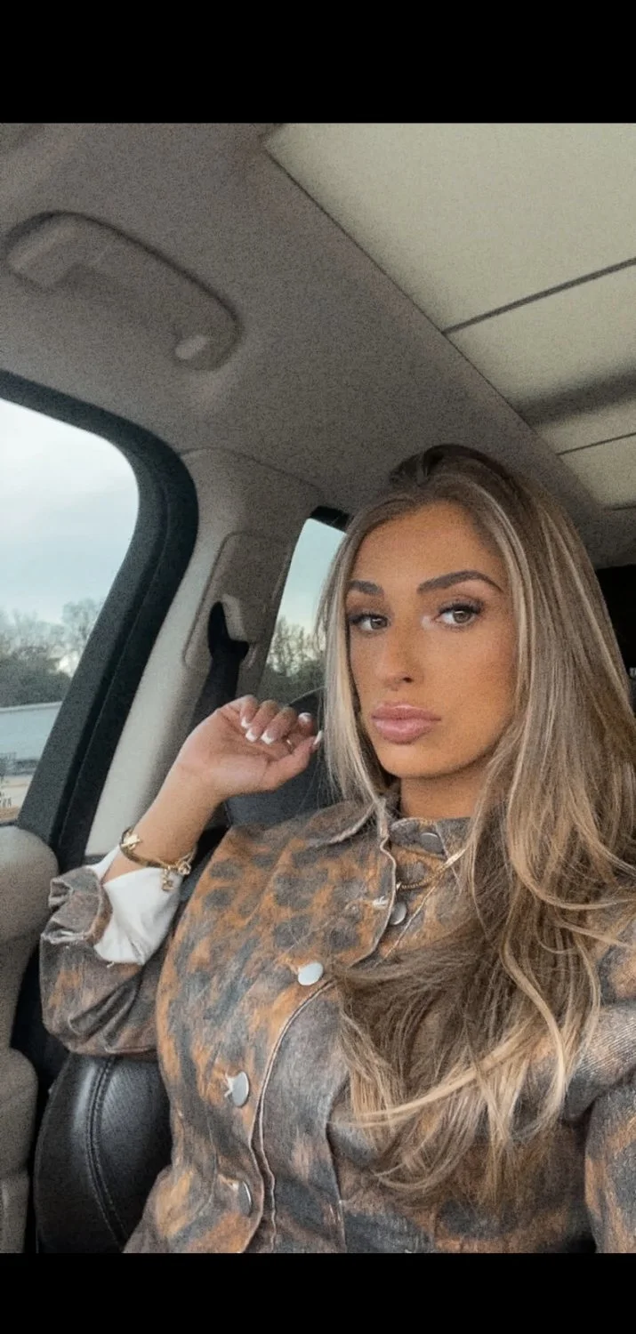 Long nose fat lip Savanna sniffs and kisses nigger ass image 10