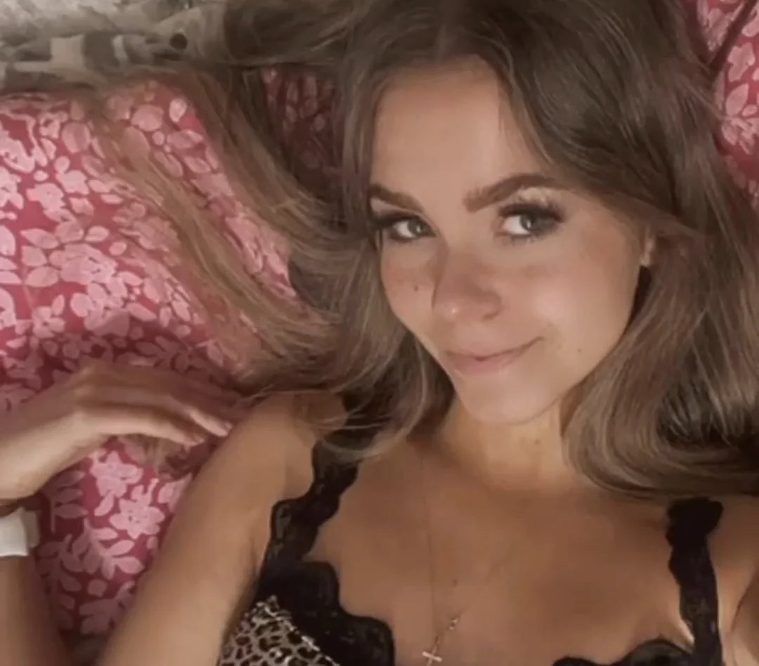 Jenna image 18