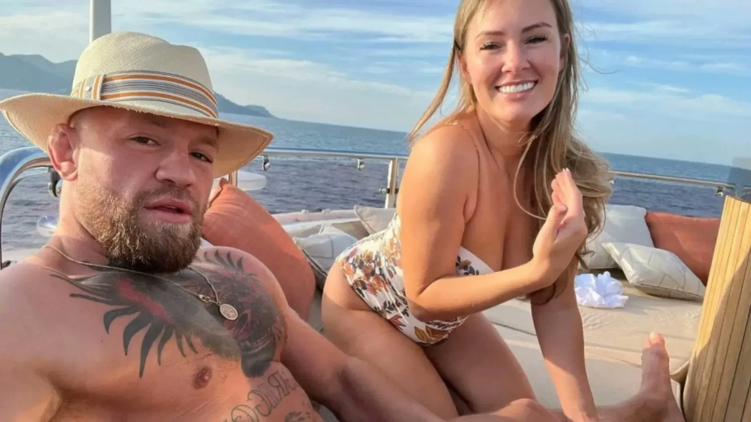Conor Mcgregor getting head main image