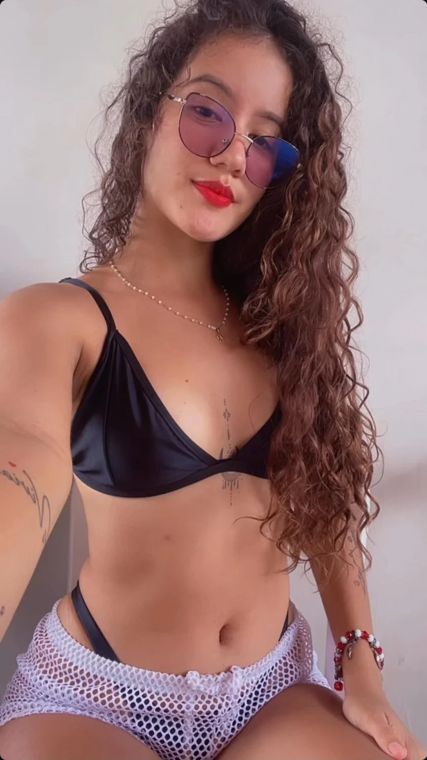 E essa ninfeta hein? 🤤 image 6