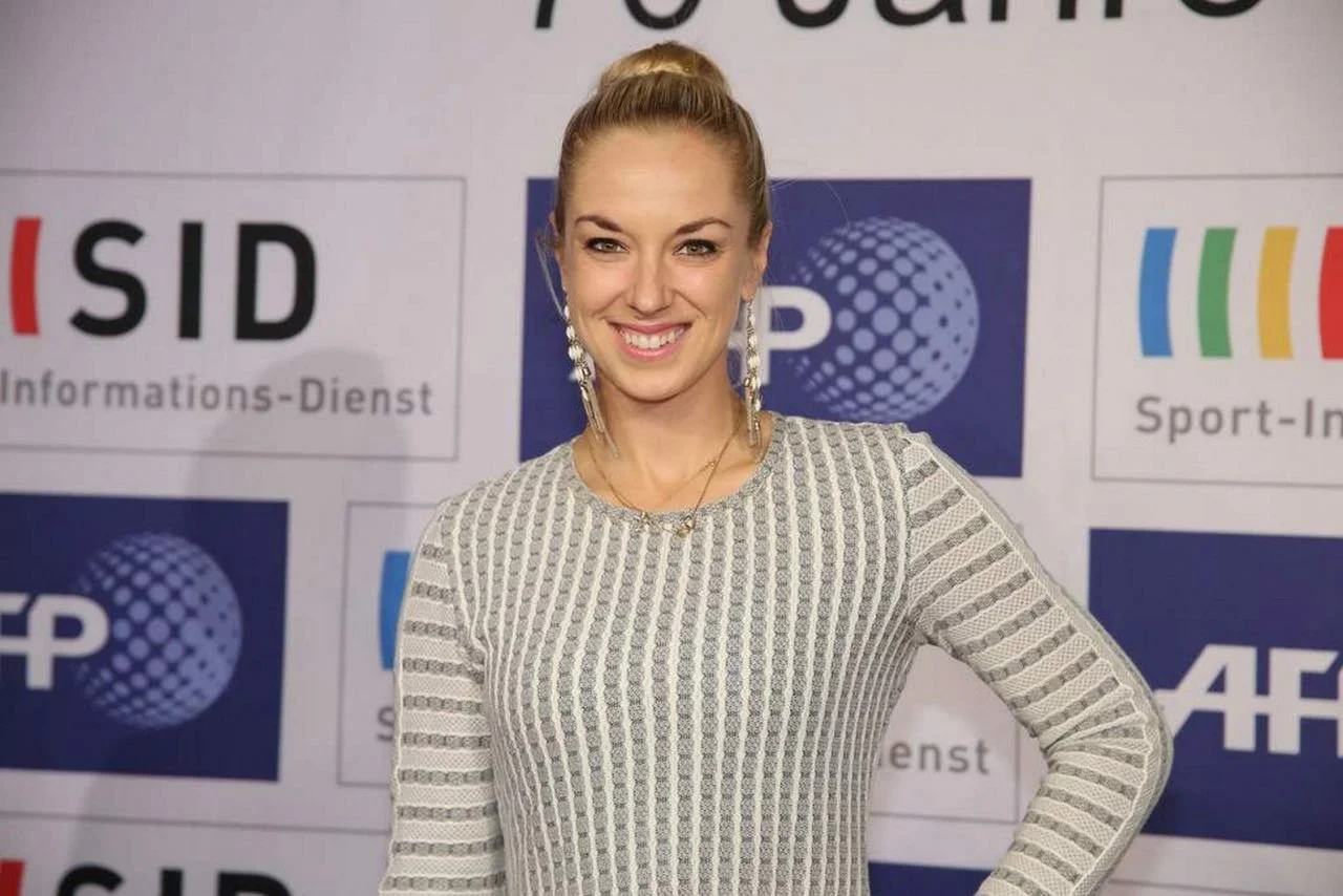 sabine-lisicki-wta-pre-wimbledon-2014-party-in-london_3 image 42
