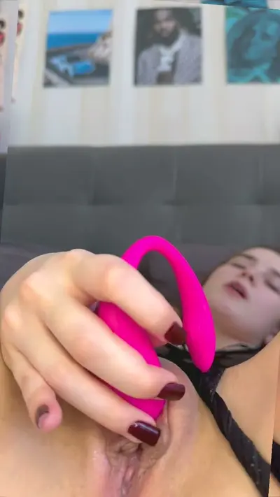 🔞 big ass naked curvy grinding wet orgasm 💦🫦 Check OF cover image