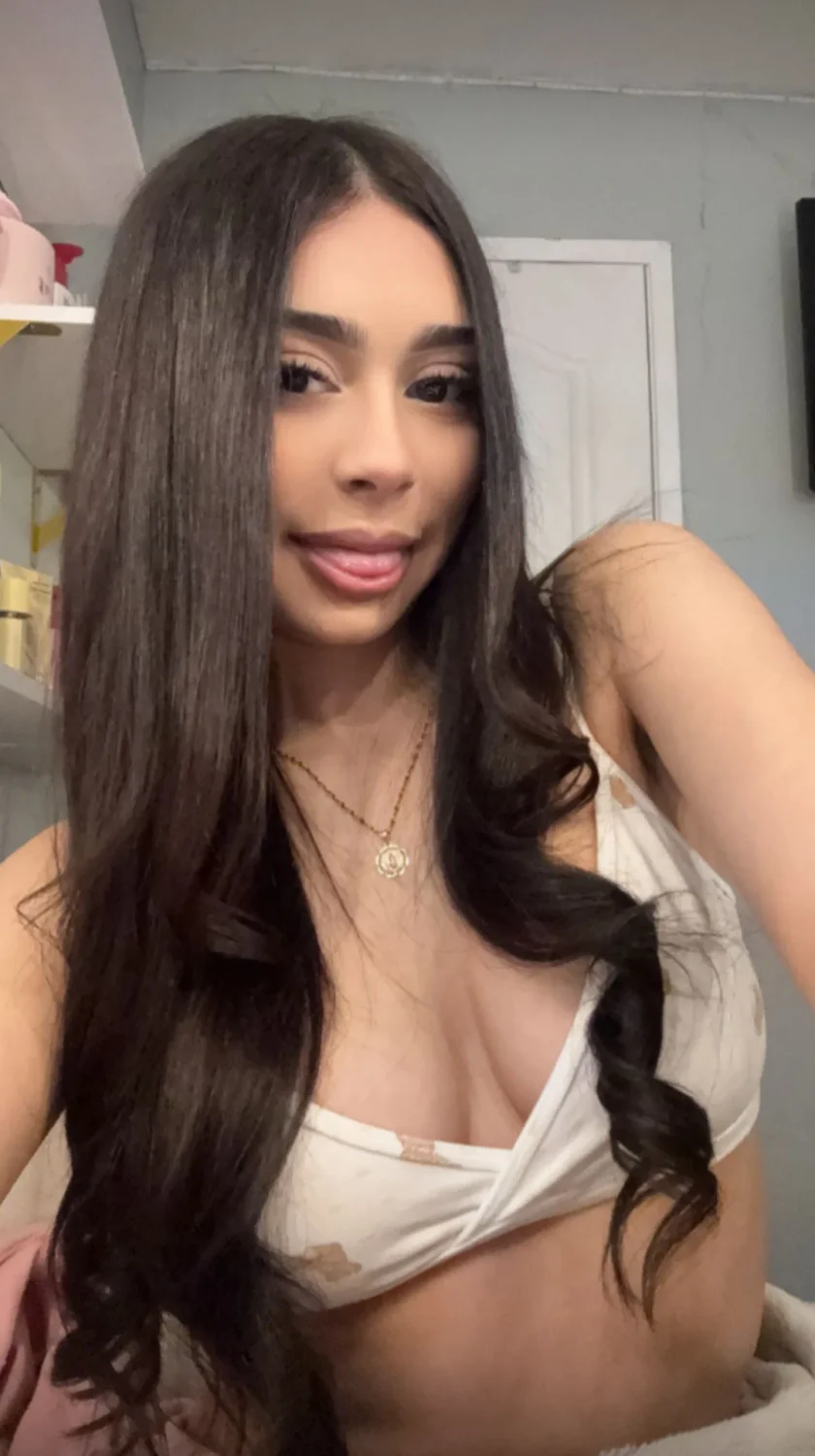 The body of this teen is just amazing image 2