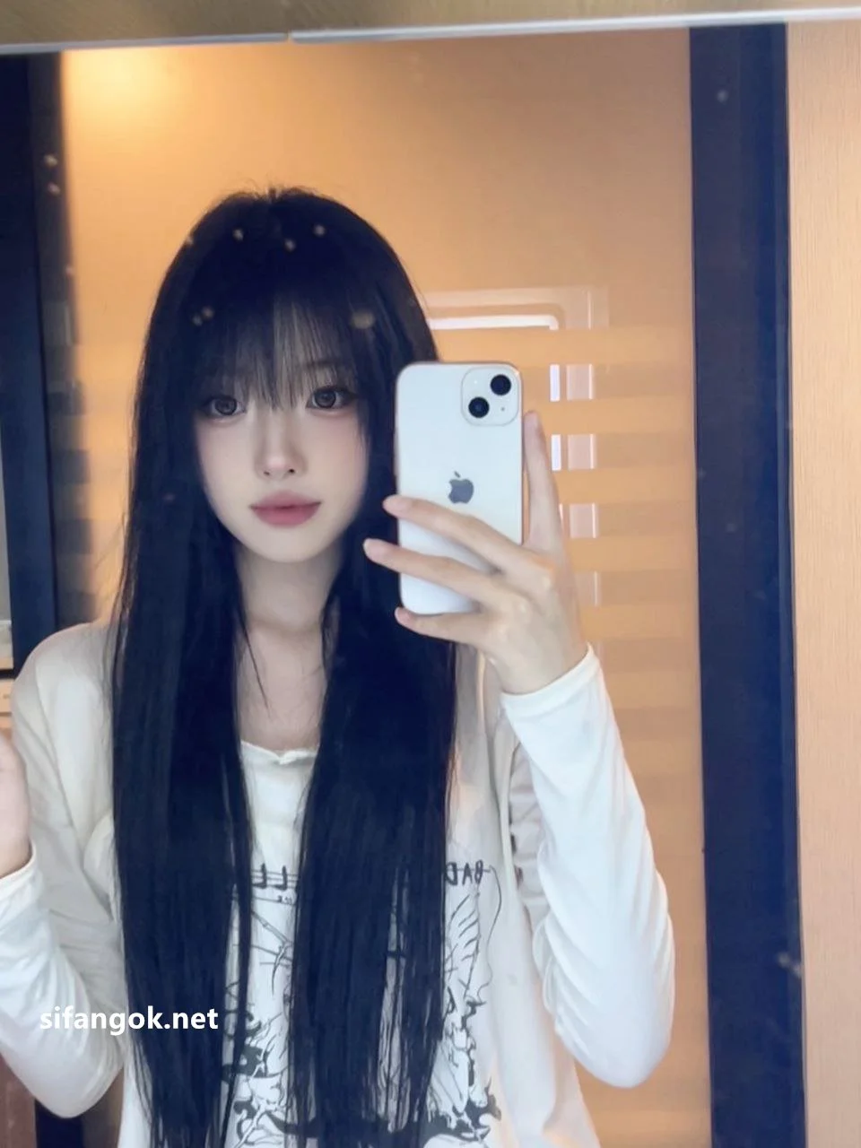 chinese cutie masturbates main image
