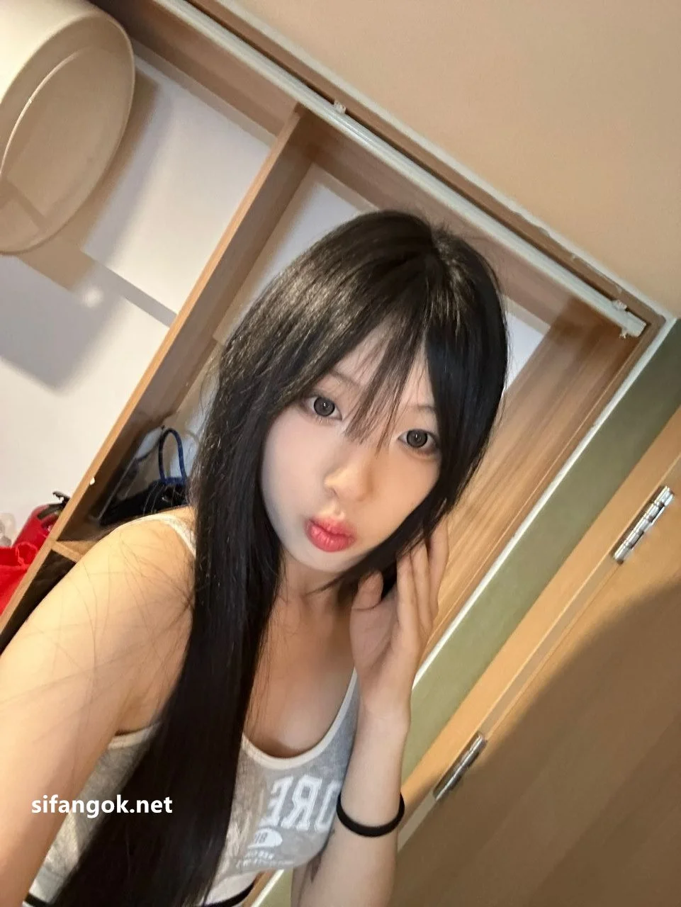 chinese cutie masturbates image 3