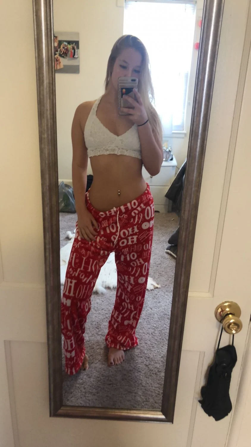 Fit blonde Webslut Macie image 39