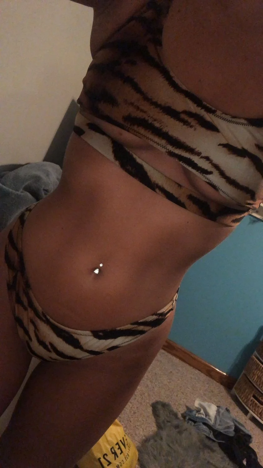 Fit blonde Webslut Macie image 6