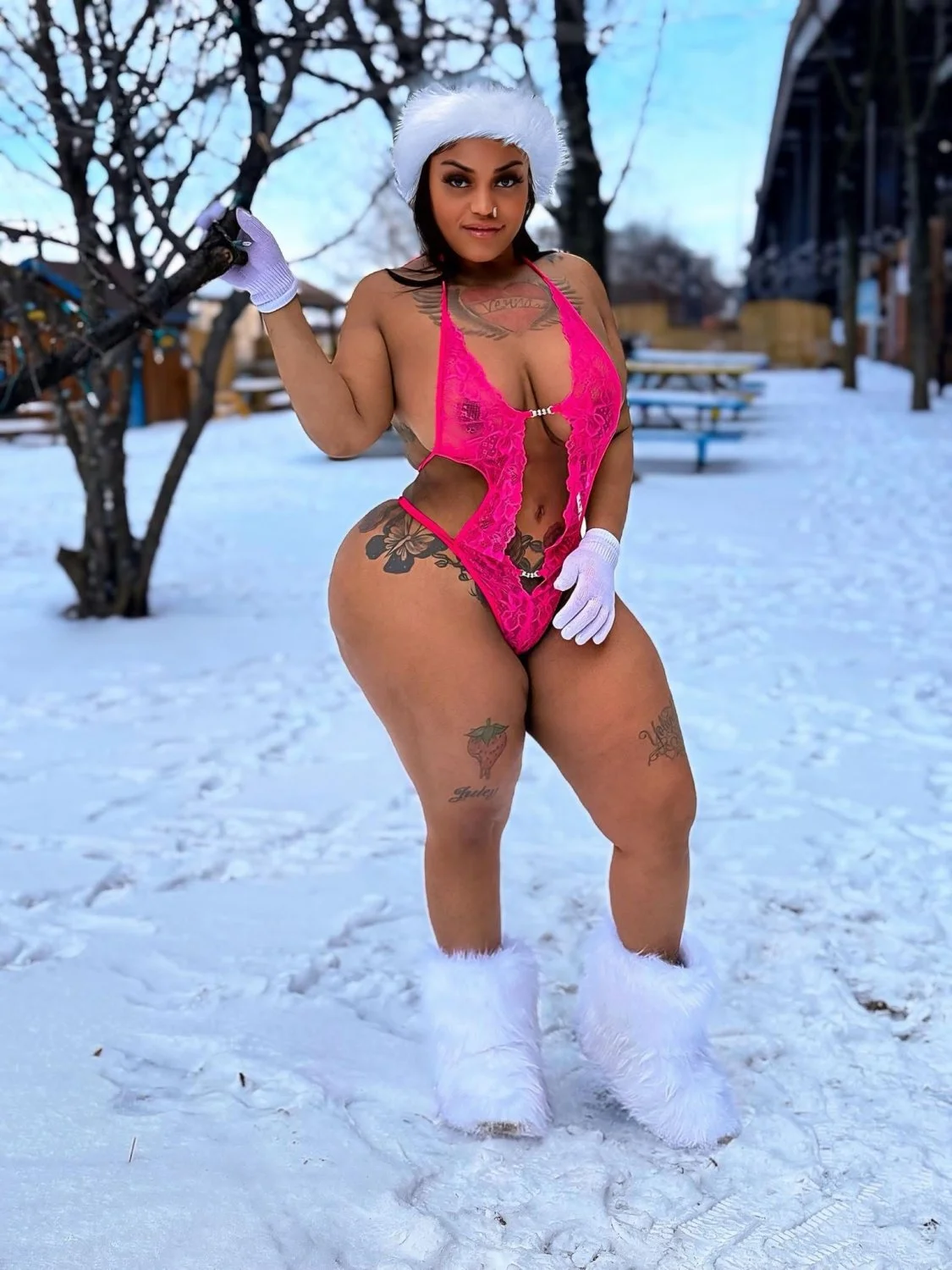 Do anybody get her videos? image 3