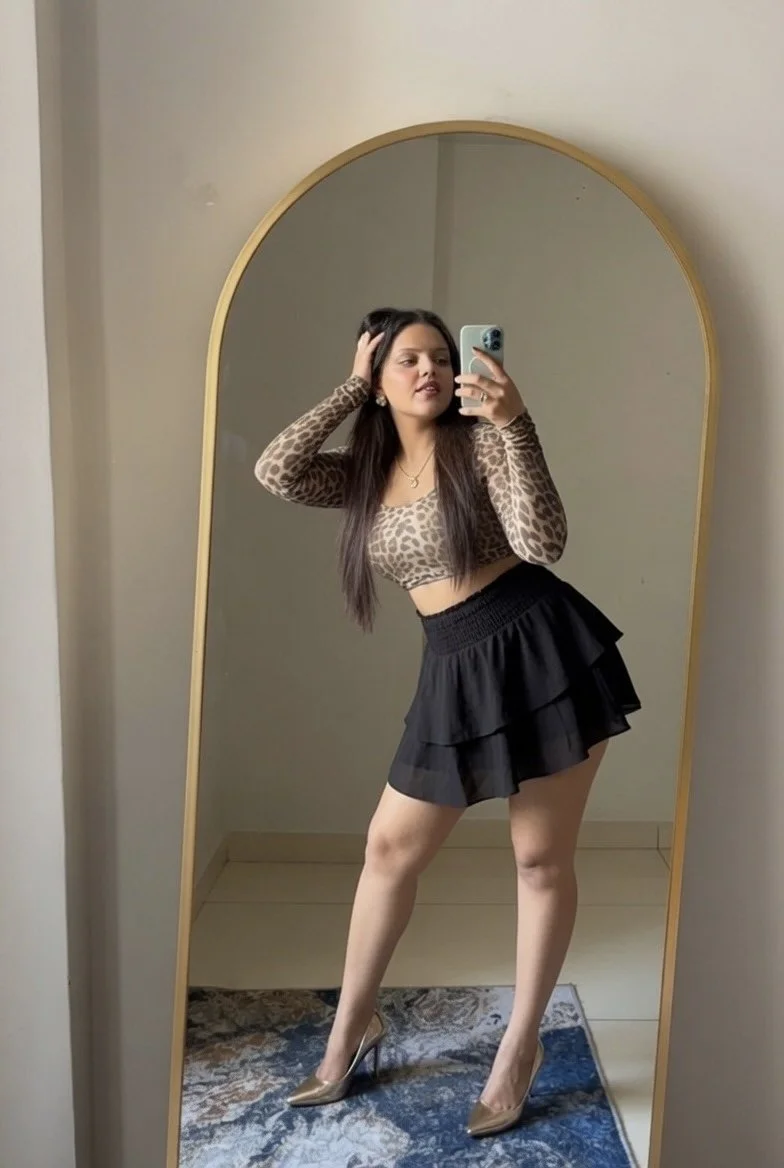 Hot indian insta infleuncer viral pics showing with her face image 11