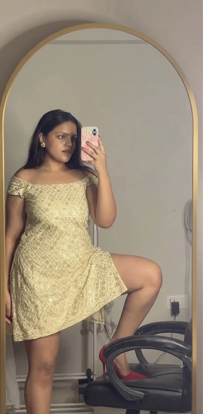 Hot indian insta infleuncer viral pics showing with her face image 13