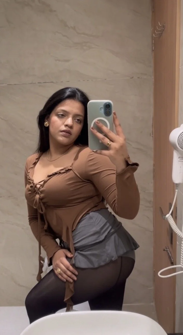 Hot indian insta infleuncer viral pics showing with her face image 14
