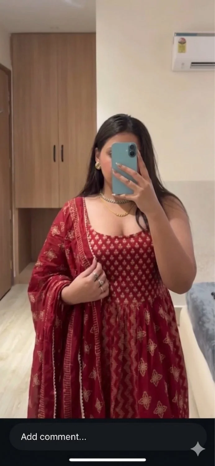 Hot indian insta infleuncer viral pics showing with her face image 21