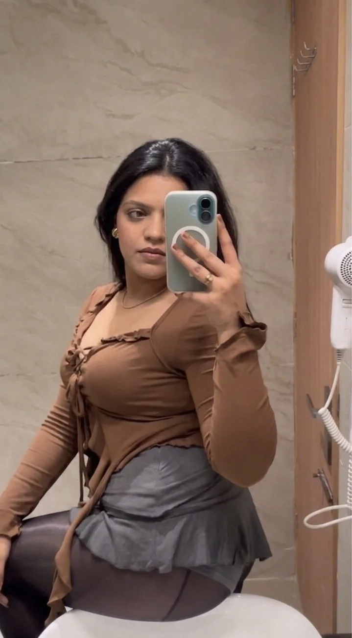 Hot indian insta infleuncer viral pics showing with her face image 34