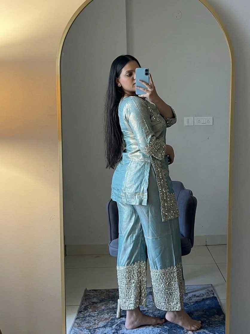 Hot indian insta infleuncer viral pics showing with her face image 8