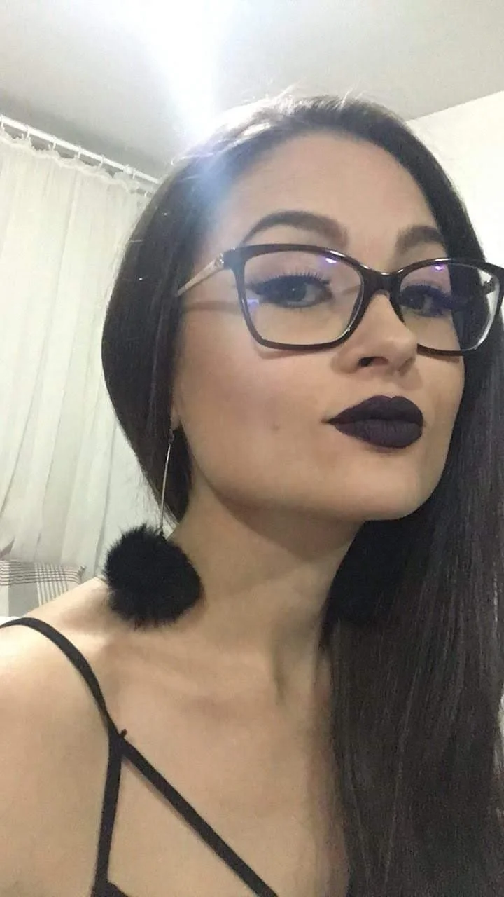 Priminha putinha safada image 8