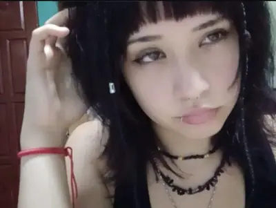 Aporte amiga argentina irl de seguidor, quiere ver a Vicky en tributos y volverse una webslut cover image
