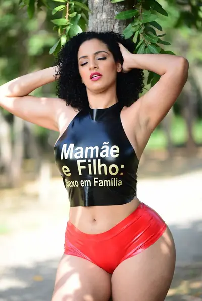 Imagens de mamães safadas que amam seus filhos de uma forma diferente. MILF - TABOO - IA - AI cover image