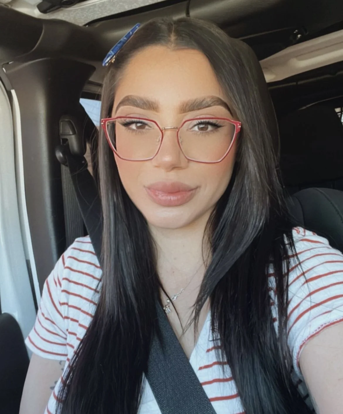 Latina milf dsl lips I would bust all over her beautiful slutty face image 13