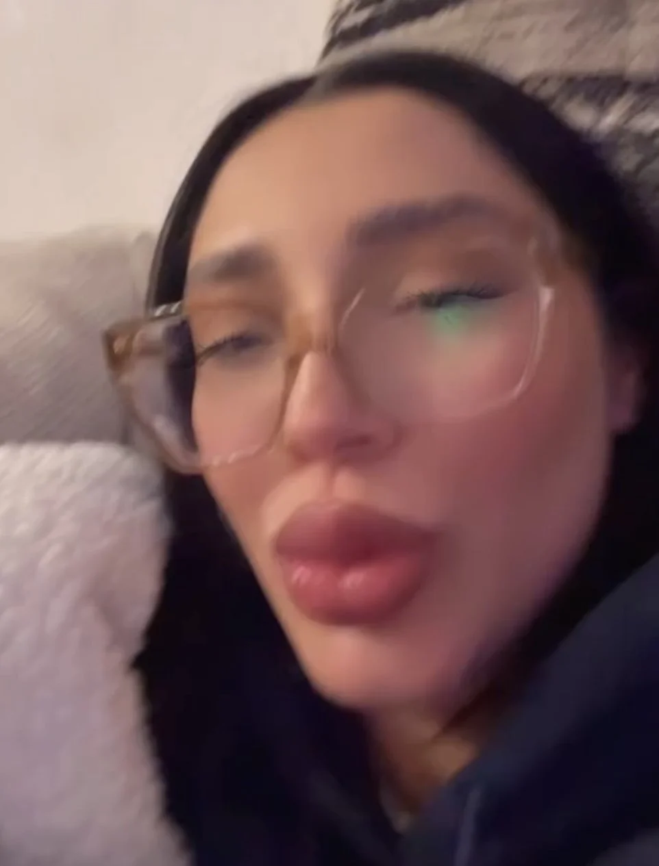 Latina milf dsl lips I would bust all over her beautiful slutty face image 3