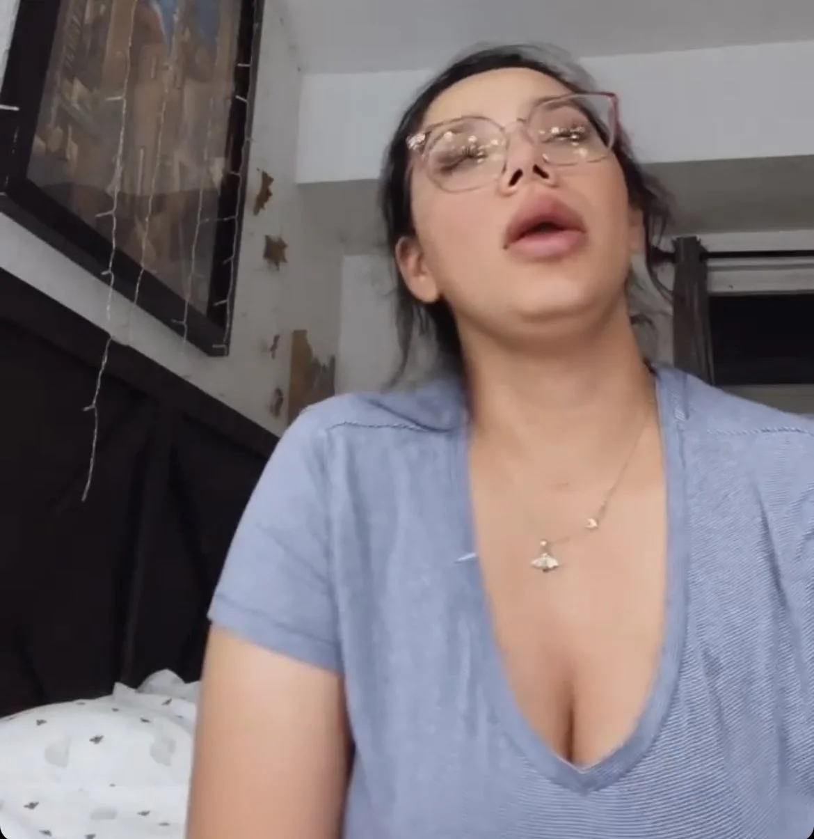 Latina milf dsl lips I would bust all over her beautiful slutty face image 8