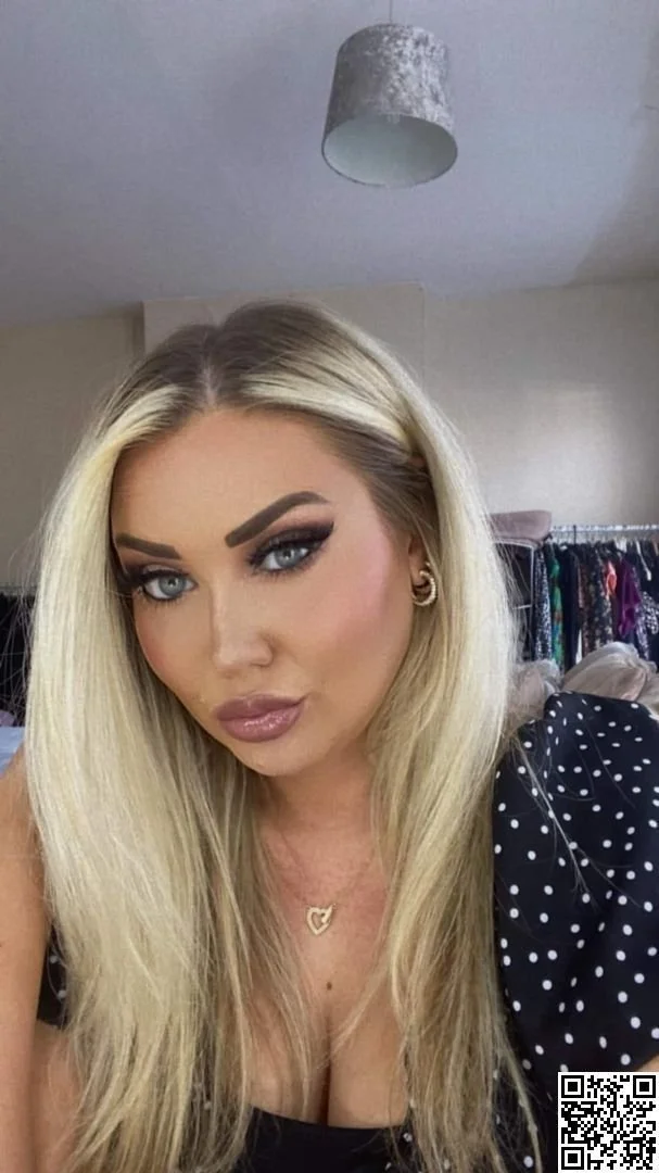 Rachel UK Pouting Cunt Slag image 12