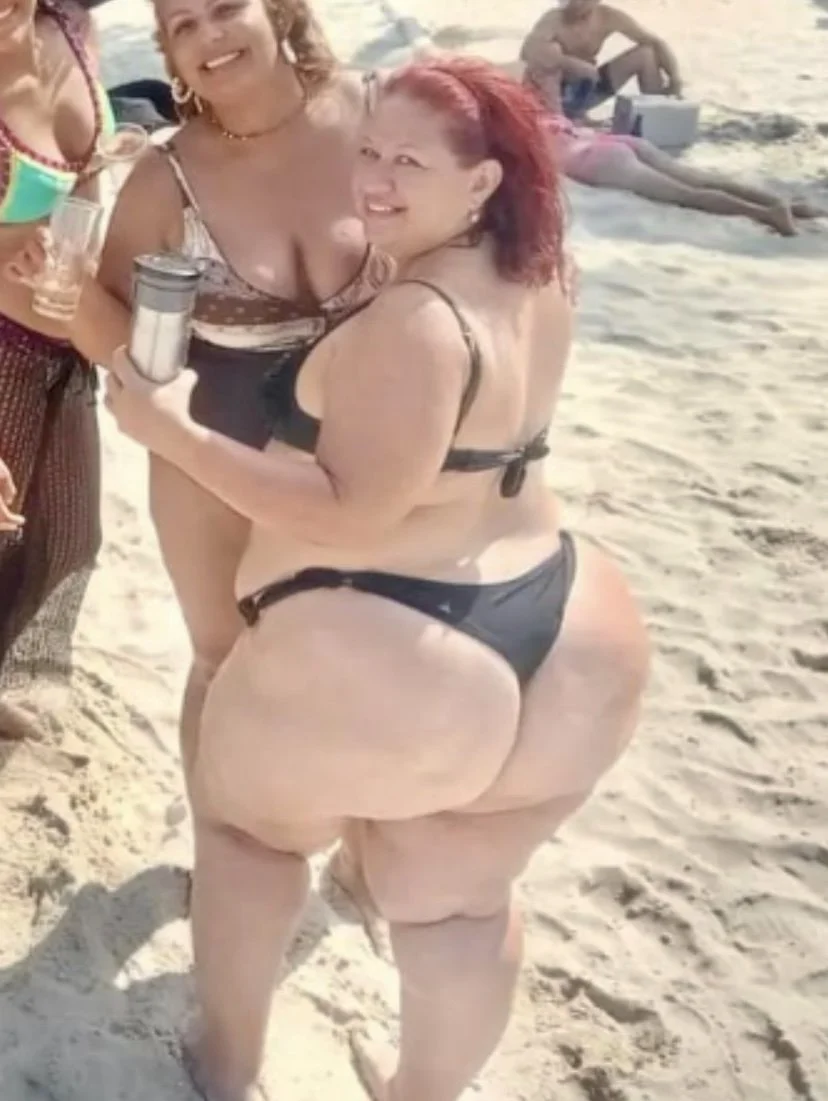 Venezuelan MILF, a real bitch 🇻🇪Damn, she knows what she's got.🔥 main image