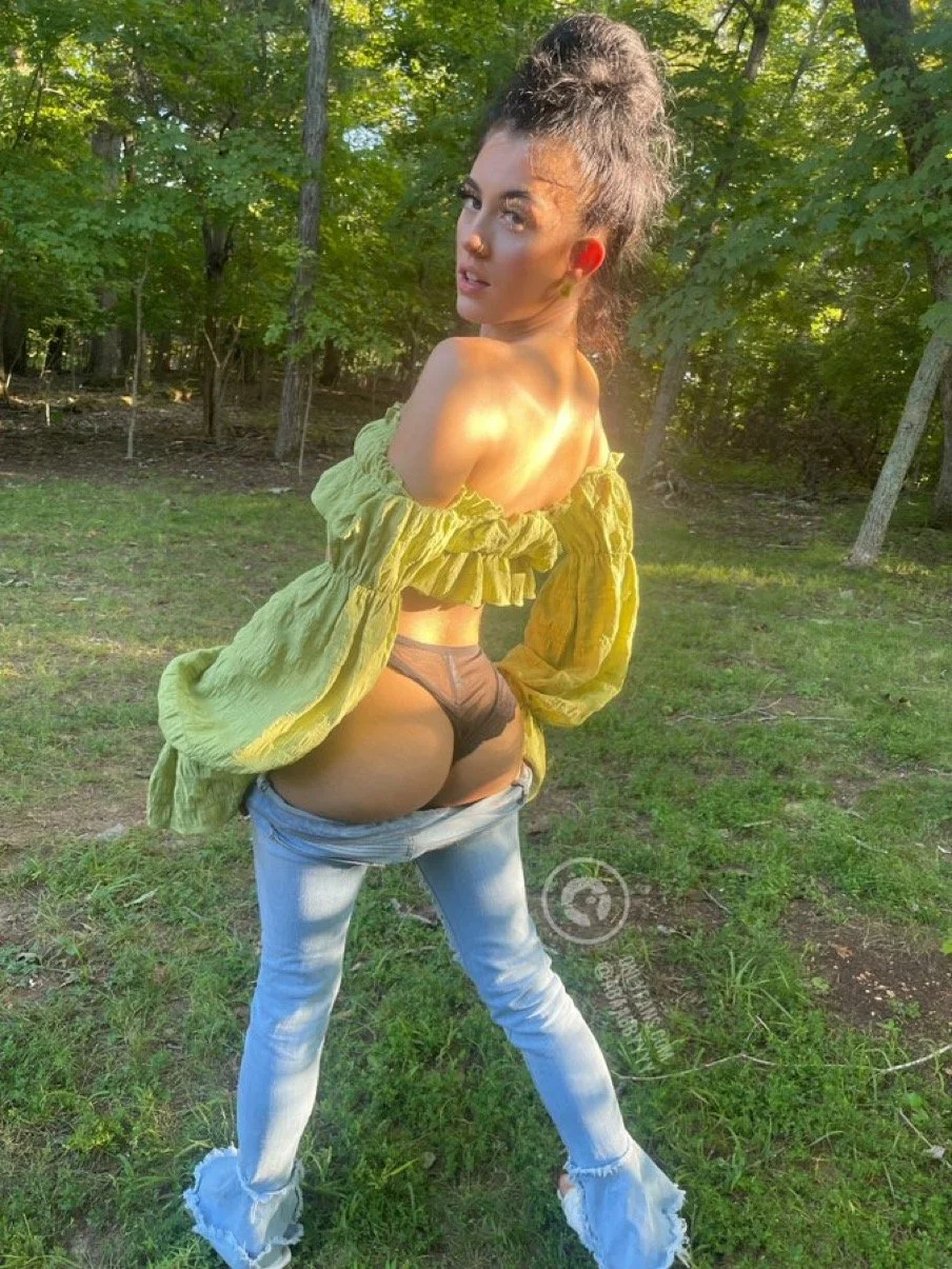 Perfect Ass White Girl (PAWG) image 48