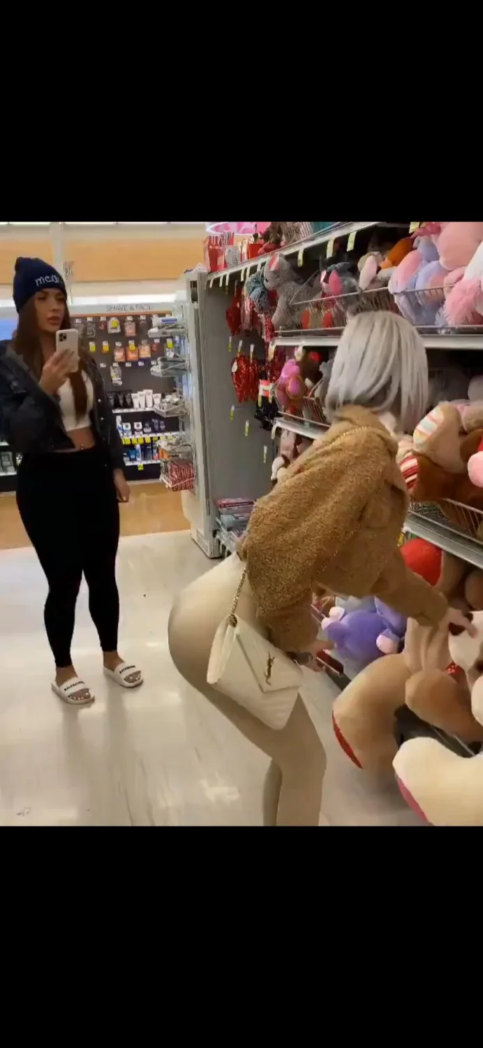 Damn who is this hottie riding her teddy 🥵🍑🔥 main image