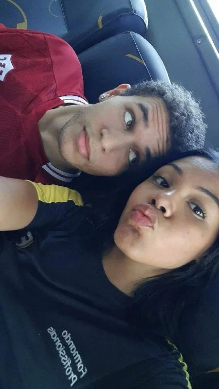 Morena novinha gostosa foi vazada se acabando na rola image 1