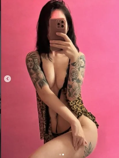 Barby Puta Tatuada Culona image 15