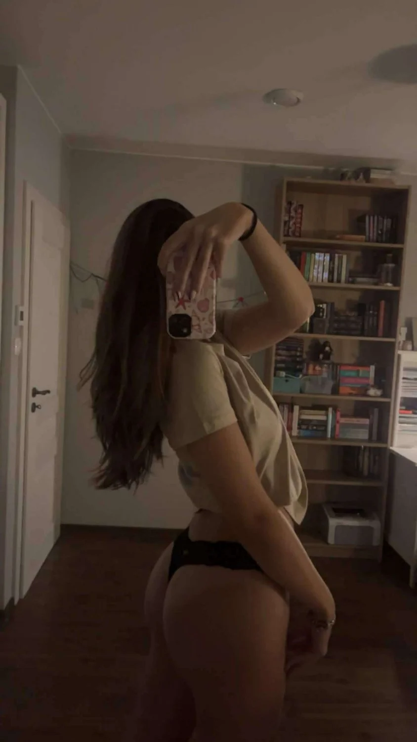 Trisha 19 image 21
