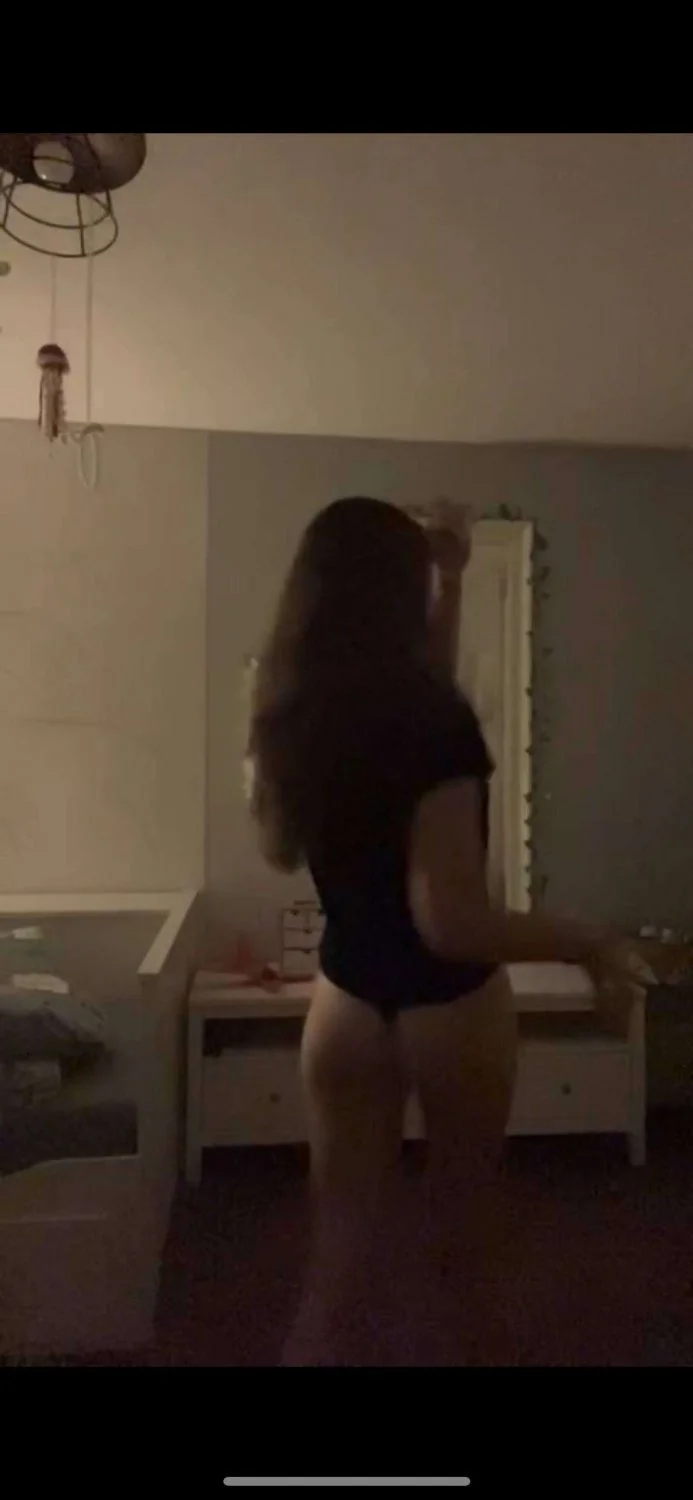 Trisha 19 image 23