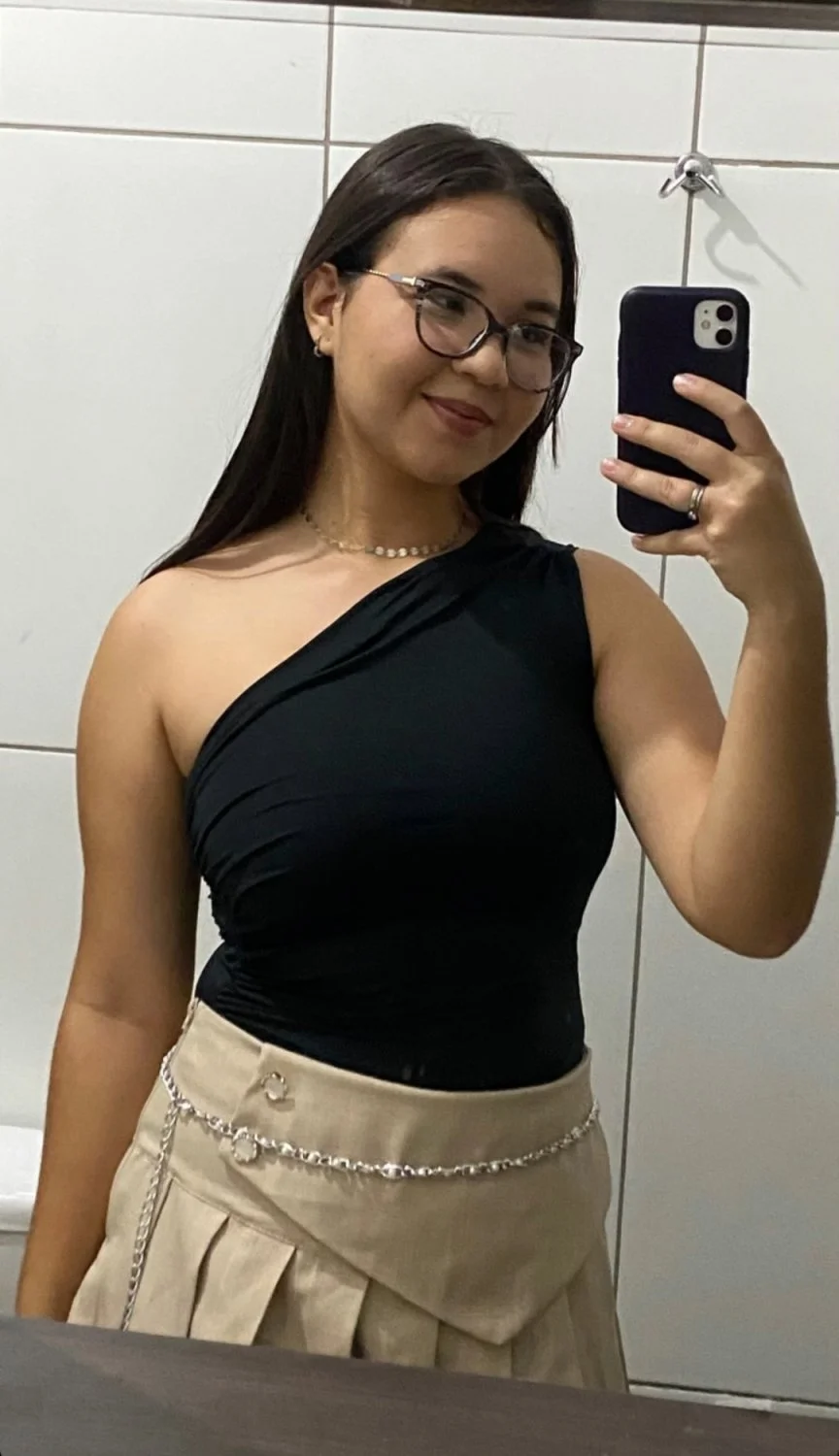 Seguidor pediu pra vazara esposa novinha gostosa dormindo mostrando a buceta image 6