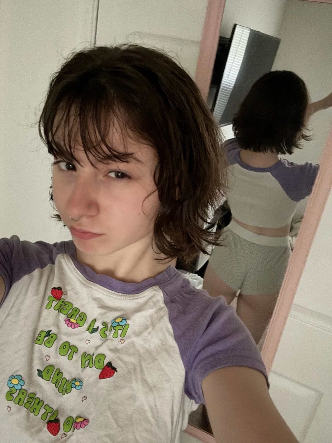 Short Haired Webslut image 2