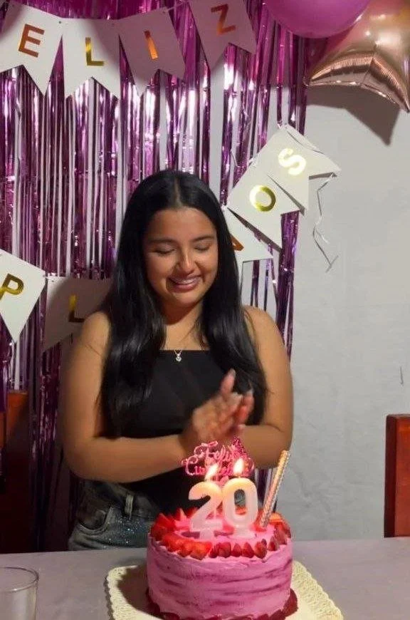 Zaira 20 añitos image 34