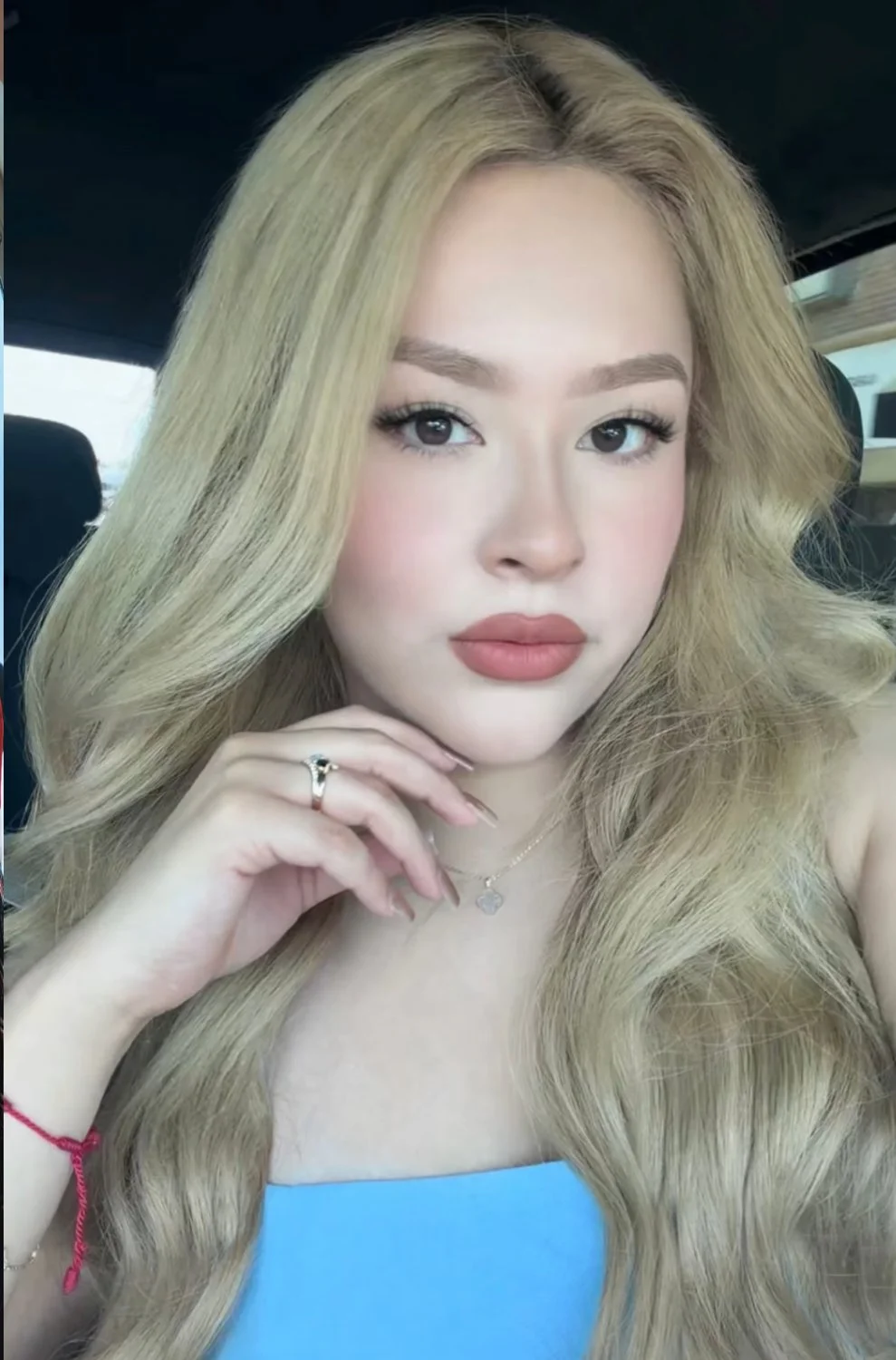 Blonde latina main image