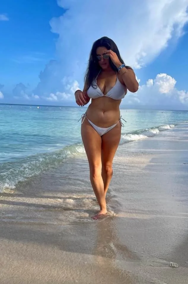 Busty irl slut, Ashley image 10