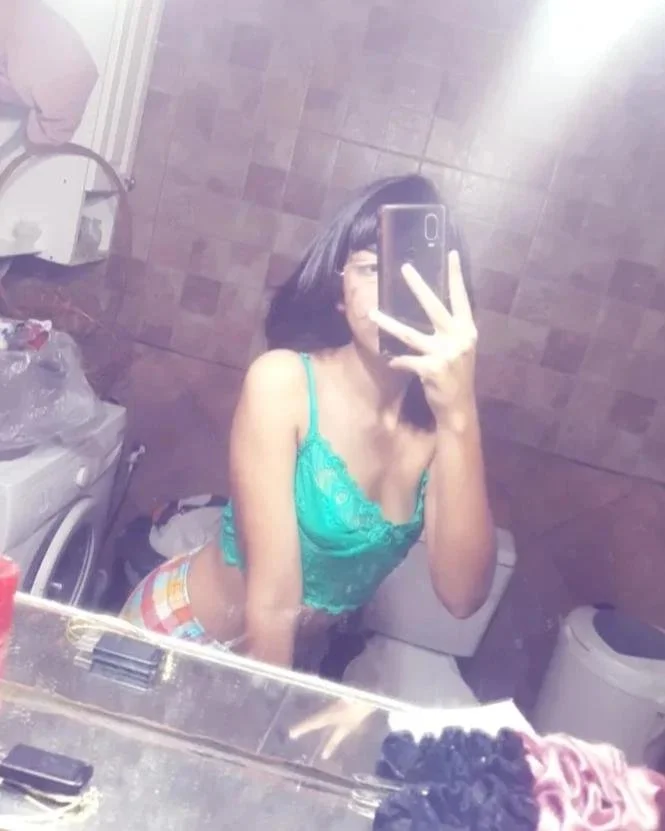 Latina slut turns 18 and give her first bj to her cousin main image