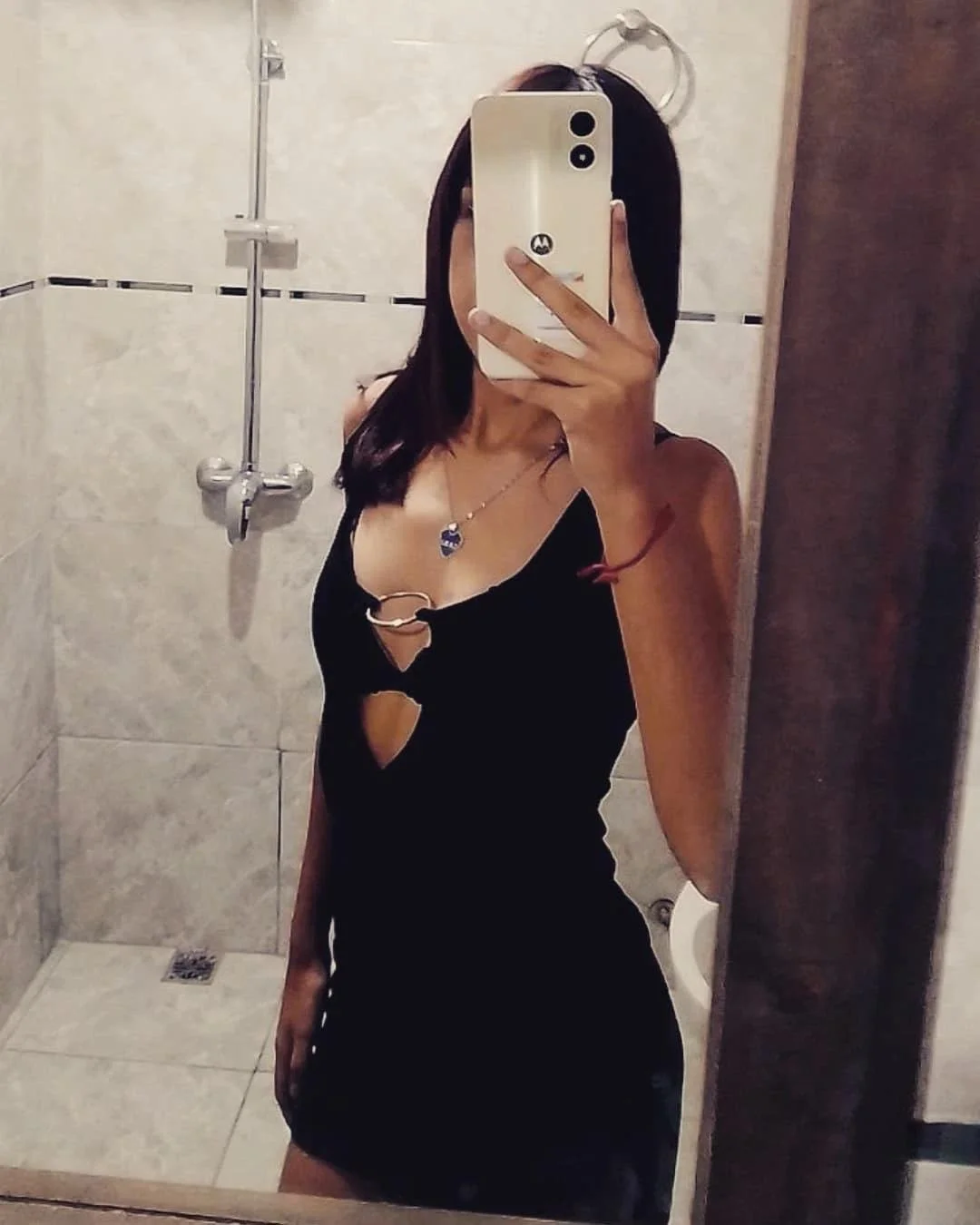 Latina slut turns 18 and give her first bj to her cousin image 2
