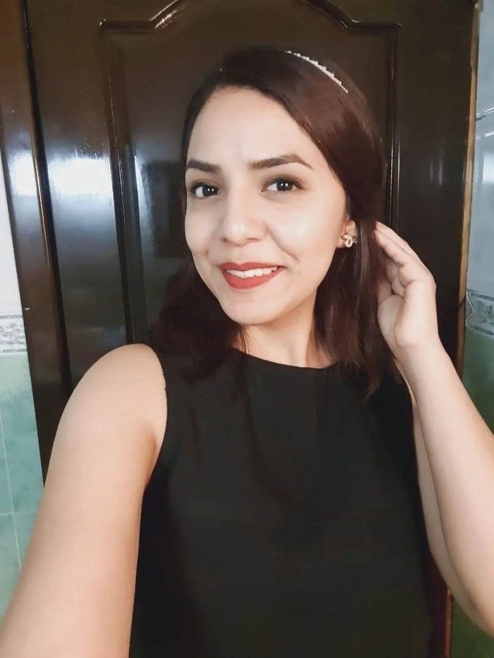 Esposo cornudo le gusta exhibir a su esposa me pidió hacerlo.quieres q exhiba a tu esposa mansa msnj main image