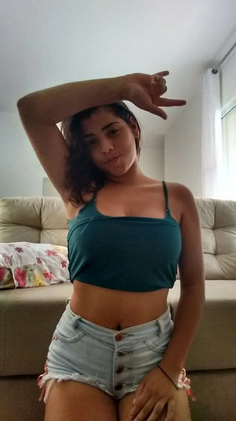 Putinha casada se exibindo escondida do corninho image 17