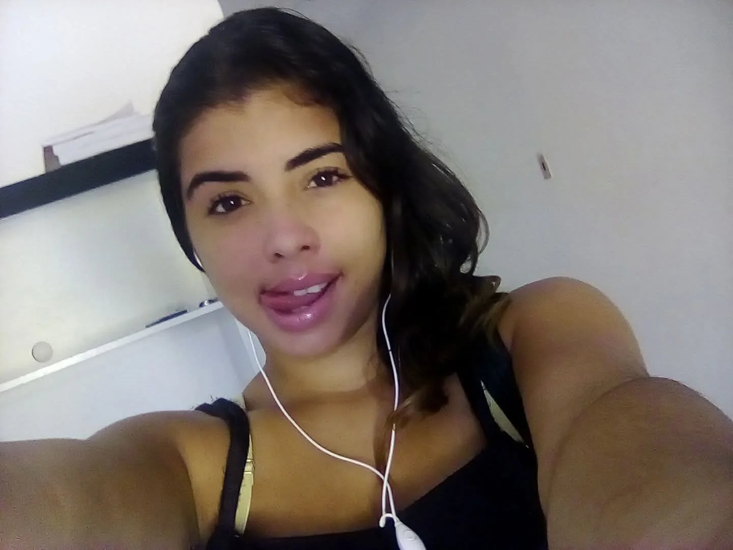 Putinha casada se exibindo escondida do corninho image 25