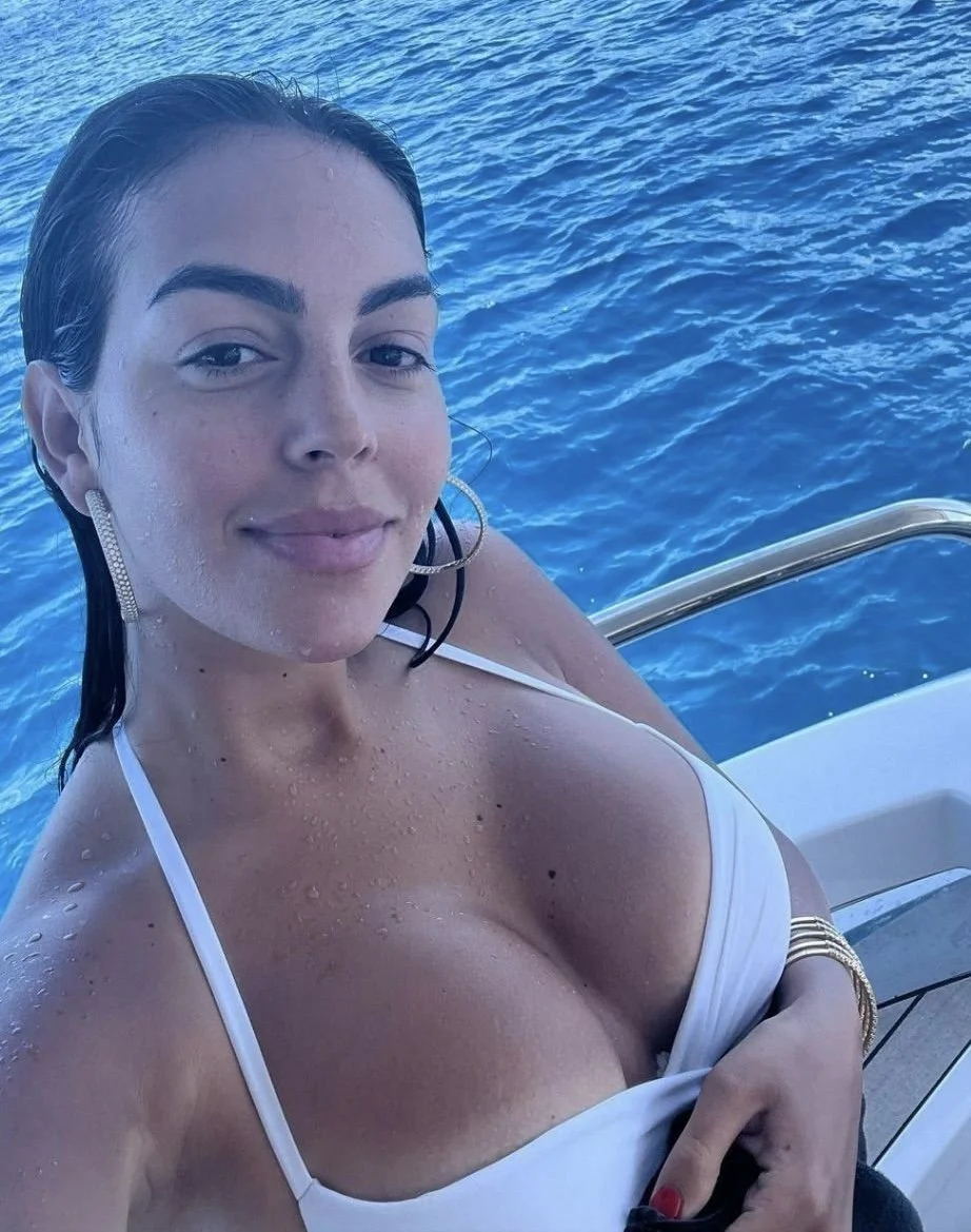 Georgina Rodríguez 🤤 image 8