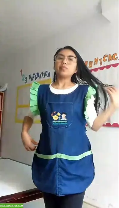 Maestra kinder cover image