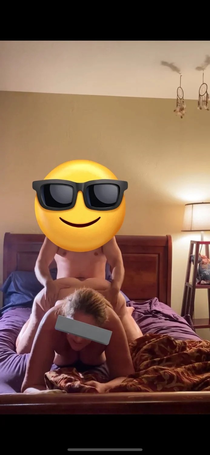 Milf curvilínea de 52 años siendo follada en una mansión image 6